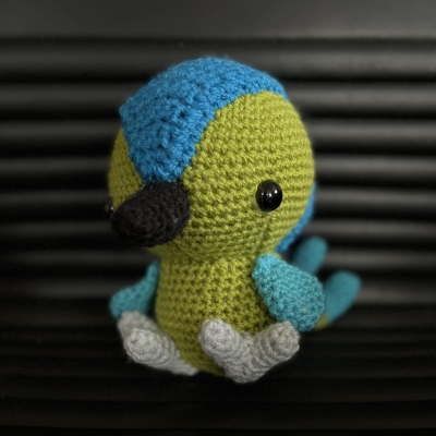 Amigurumi.com - *zoomigurumi 6* Carlos the baby hummingbird can do more  than just hum; he can carry a tune like no other! Animals of all kinds  gather underneath his tree to hear