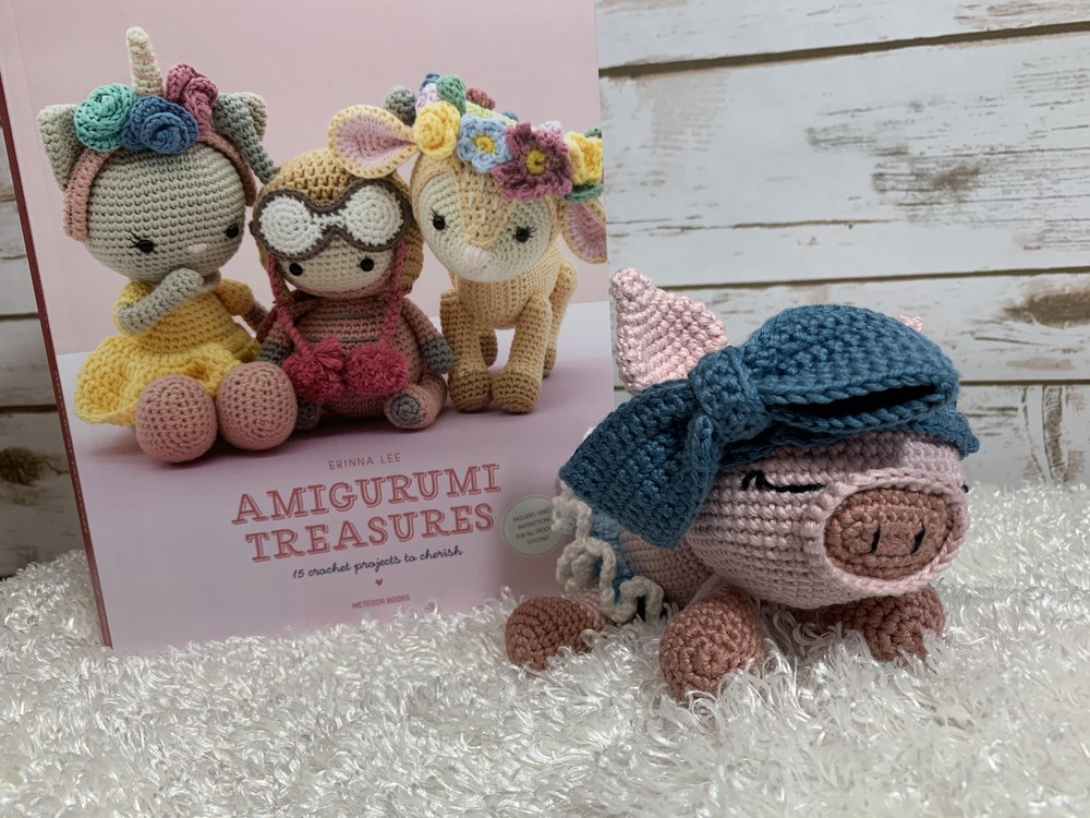 Amigurumi.com - Creations - Daisy-Mae the pig from Amigurumi Treasures