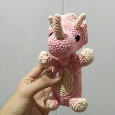 Peaches The Triceratops amigurumi pattern 