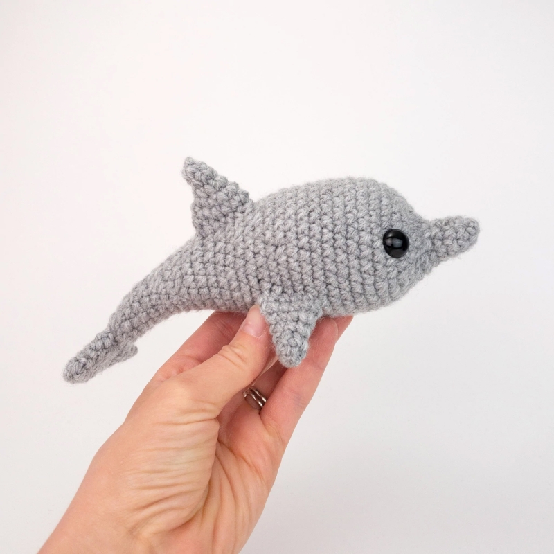 Daphne the Dolphin amigurumi pattern - Amigurumi.com