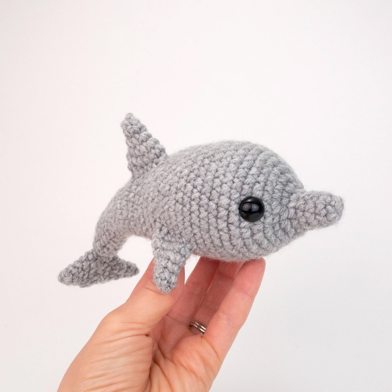 Daphne the Dolphin amigurumi pattern - Amigurumi.com