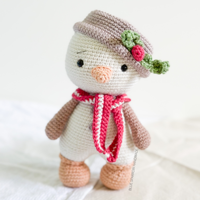 Blitz the Snowman amigurumi pattern - Amigurumi.com