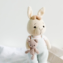 Logan the Llama amigurumi pattern - Amigurumi.com