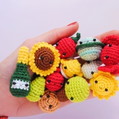 12+1 Tiny Amigurumi amigurumi pattern - Amigurumi.com