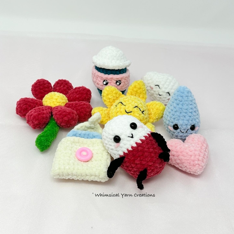 Amigurumi Crochet Book: Super Cute and Easy Toy Crochet Amigurumi Patterns:  Crochet patterns for Chenille / Velvet yarn (Feeling cute amigurumi book)