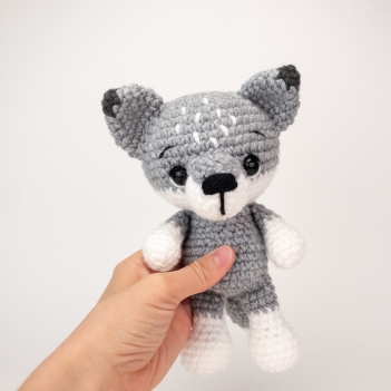 Wilson the Wolf amigurumi pattern by Theresas Crochet Shop