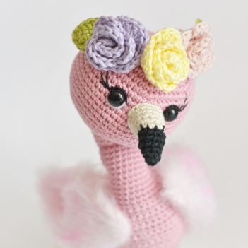 Flor The Flamingo Amigurumi Pattern - Amigurumi.com