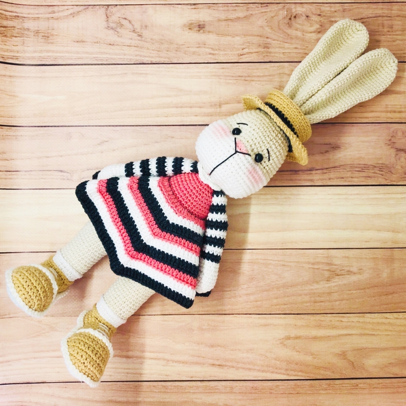 Ruby the Rabbit amigurumi pattern - Amigurumi.com
