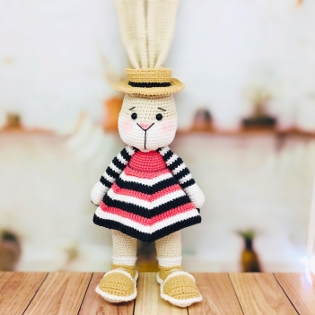 Ruby the Rabbit amigurumi pattern - Amigurumi.com