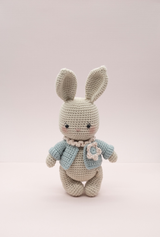 Basil the bunny rabbit amigurumi pattern - Amigurumi.com