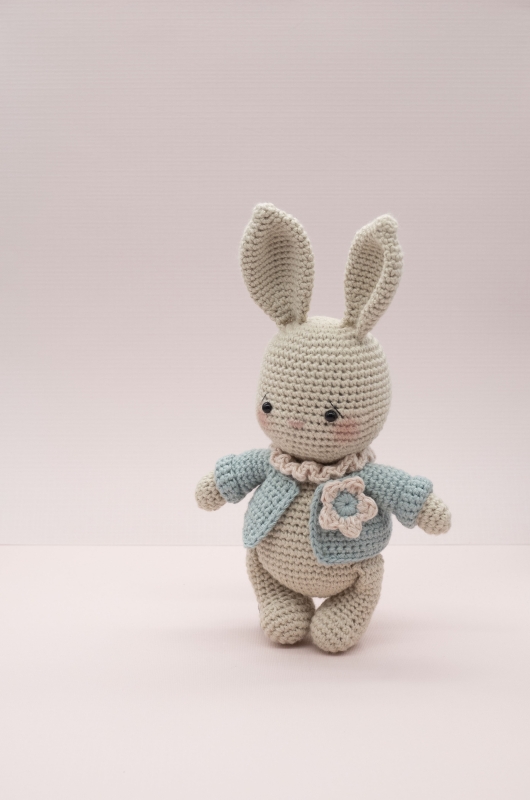 Basil the bunny rabbit amigurumi pattern - Amigurumi.com