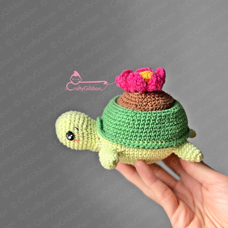 Turtle/Lotus Planter amigurumi pattern - Amigurumi.com