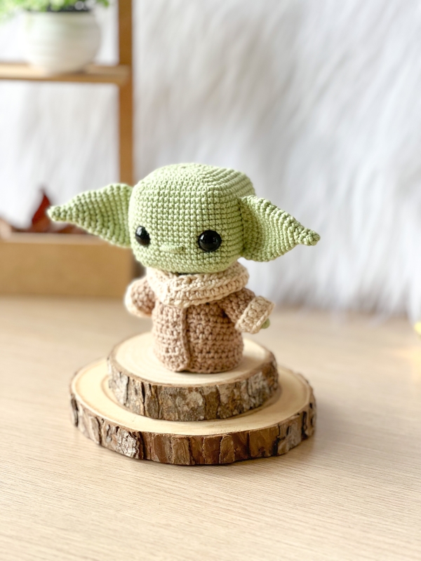 Baby Yoda Crochet Pattern amigurumi pattern 