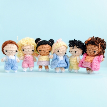 Disney Sisters: Disney Amigurumi: 22 Tiny Adorable Dolls on