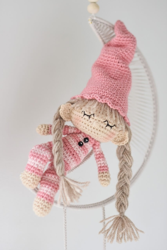 Lovable Amigurumi Toys: 15 Doll Crochet Projects by Lilleliis