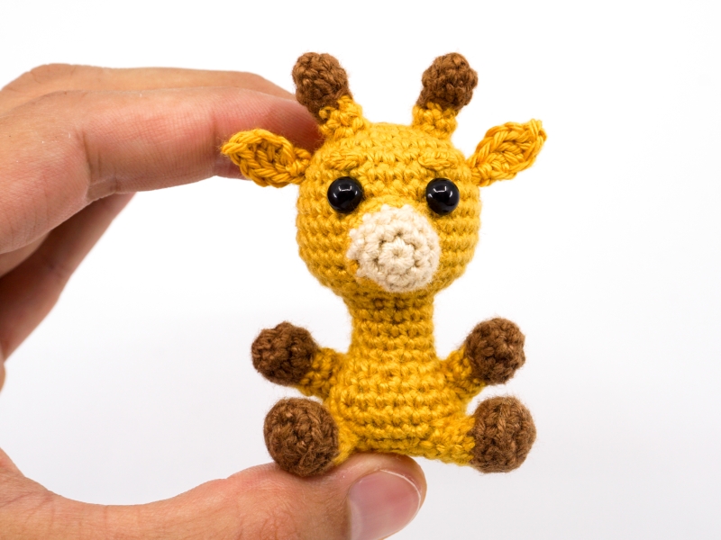 Mini Giraffe amigurumi pattern - Amigurumi.com