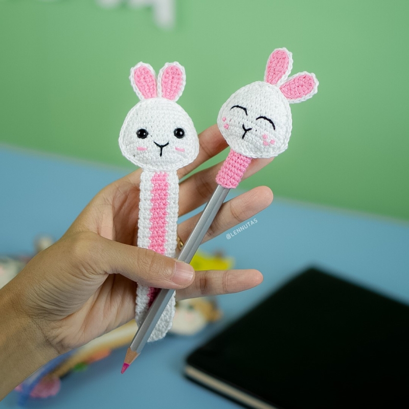 Bunny Bookmark Free amigurumi pattern