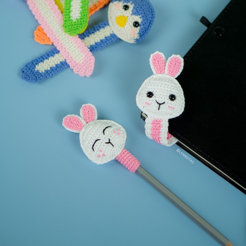 Bunny Bookmark Free amigurumi pattern