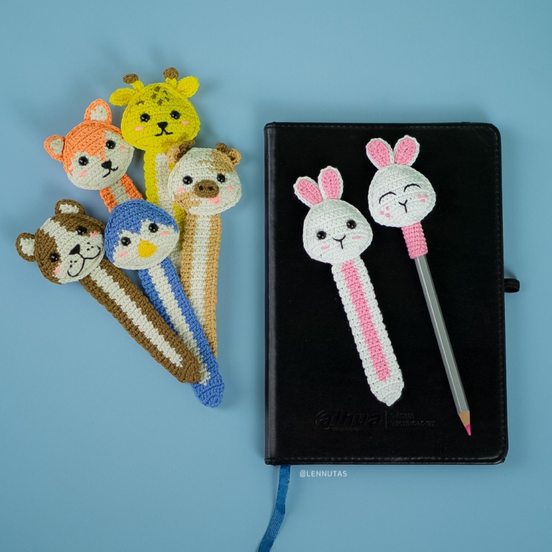 Bunny Bookmark Free amigurumi pattern