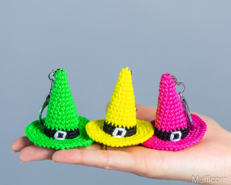 Witch hats keychains amigurumi pattern