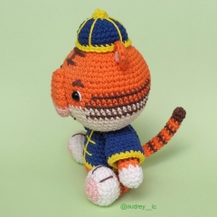 Li the Wise Tiger amigurumi pattern - Amigurumi.com