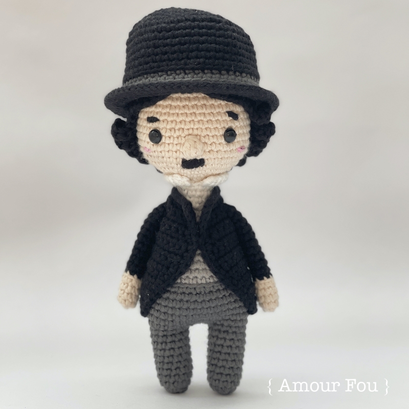 Charles Chaplin amigurumi pattern - Amigurumi.com