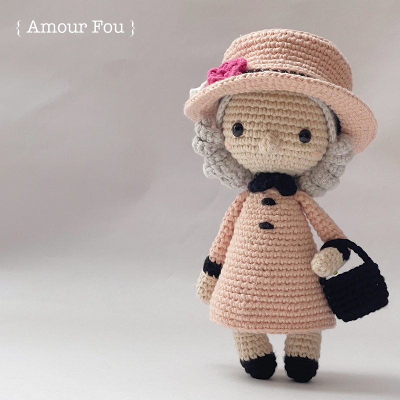 Queen Elizabeth amigurumi pattern