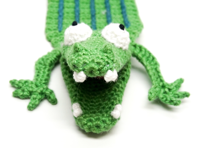 Crocodile Bookmark amigurumi pattern - Amigurumi.com