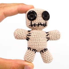 Voodoo Doll Pincushion amigurumi pattern - Amigurumi.com