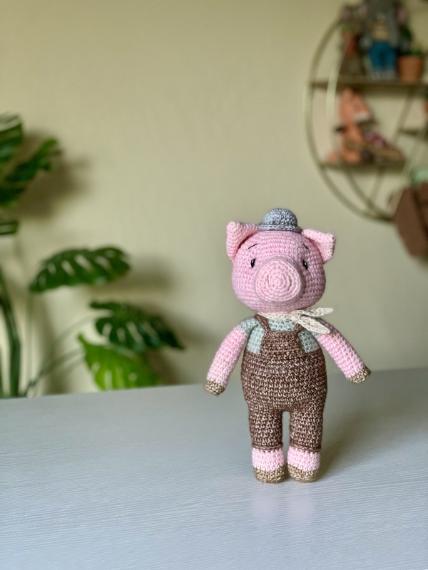 Freddy the Farmer Plushie: Free Crochet Plushie Pattern