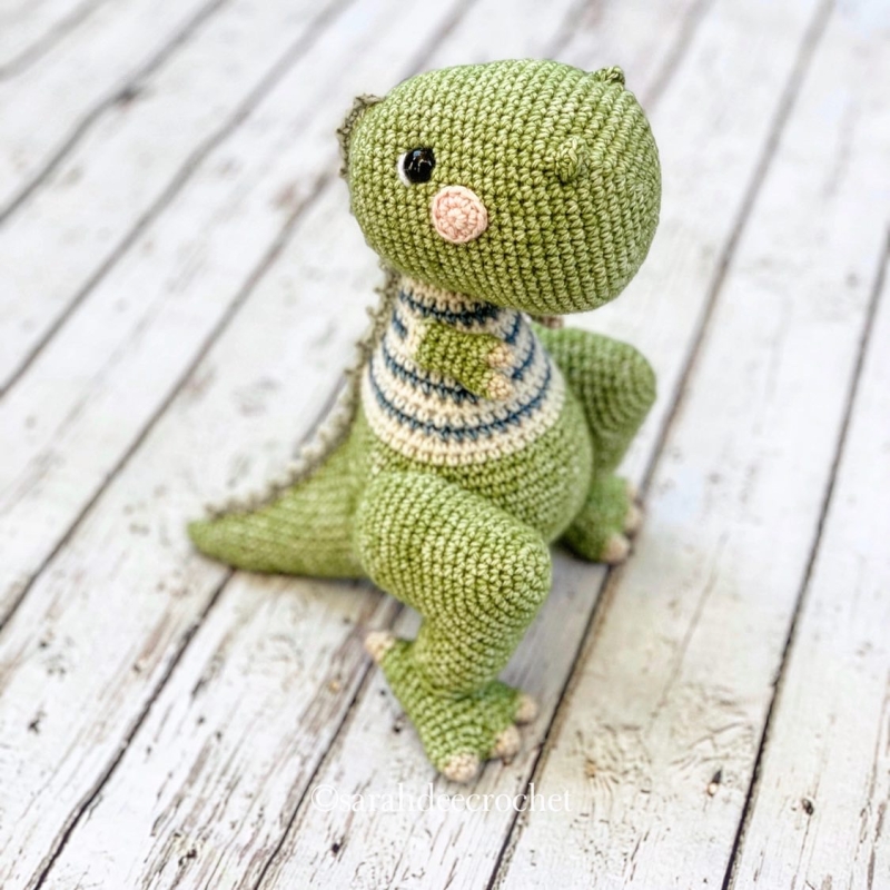 Walter T. rex amigurumi pattern - Amigurumi.com