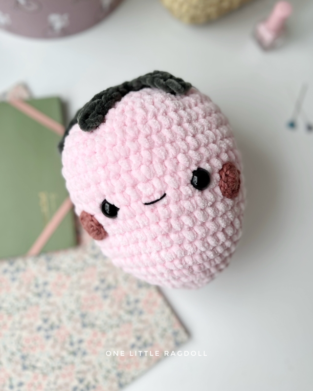 Strawberry - Free amigurumi pattern