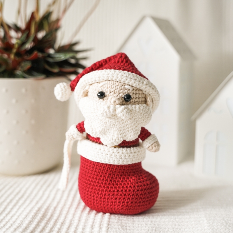 Mr. Santa Claus amigurumi pattern - Amigurumi.com