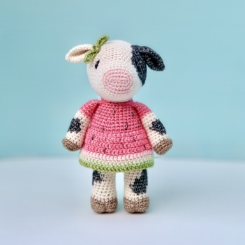 Moira Cow amigurumi pattern - Amigurumi.com