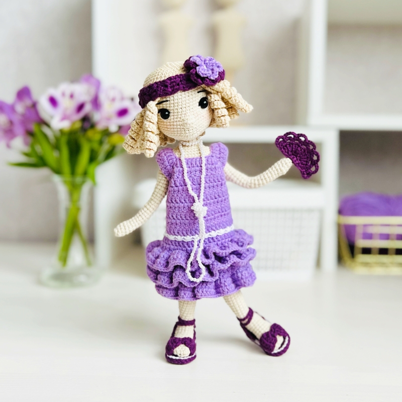 Miss 1920s amigurumi pattern - Amigurumi.com