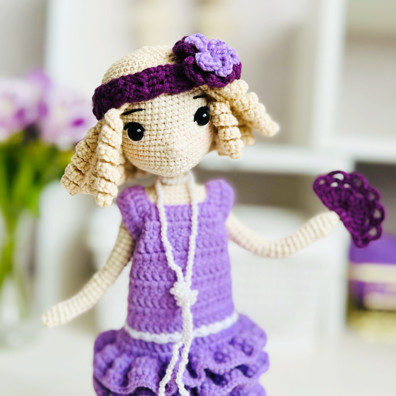 Miss 1920s Amigurumi Pattern - Amigurumi.com