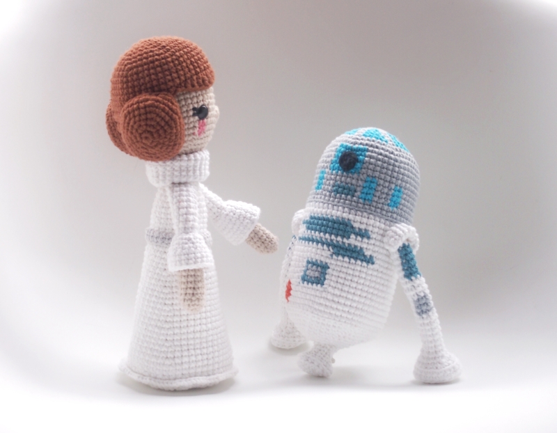 Make Your Own Star Wars R2-D2 Amigurumi, Gadgetsin
