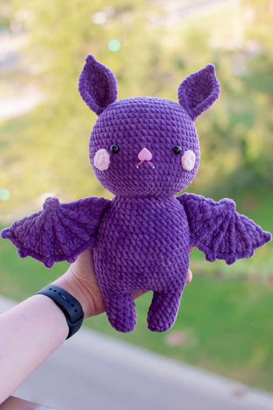 Boris the Bat amigurumi pattern - Amigurumi.com