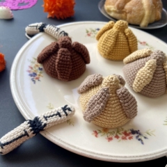 Day of the death bread - Free amigurumi pattern
