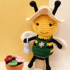 Betty the gardening bee