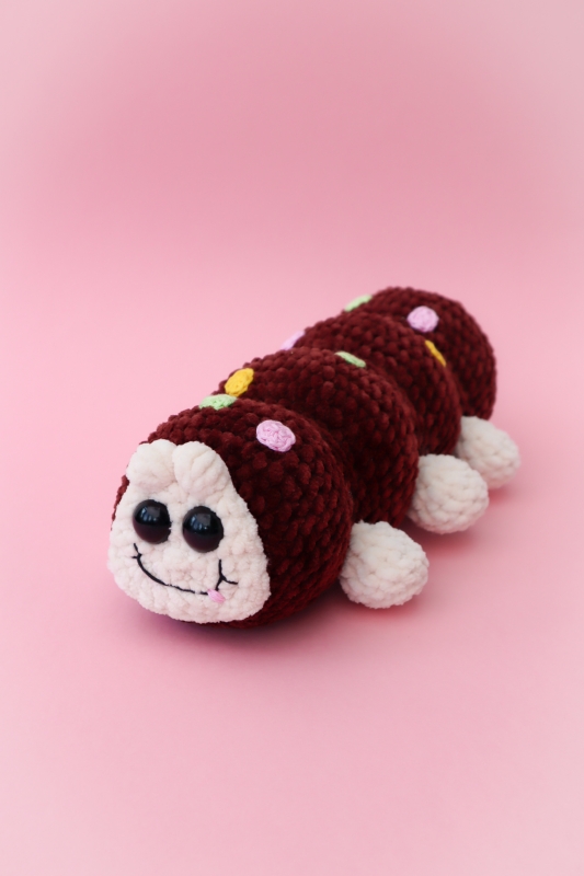 chocolate-caterpillar-cake-amigurumi-pattern-amigurumi