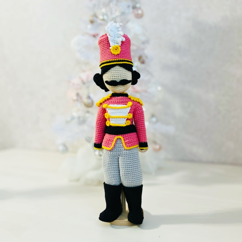 Nutcracker outfit amigurumi pattern
