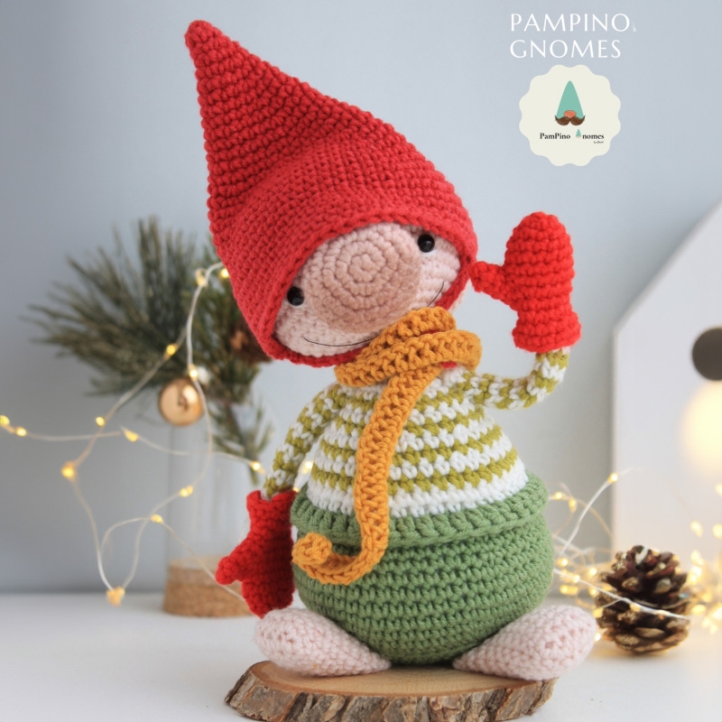 Holiday Elf crochet gnome amigurumi pattern - Amigurumi.com