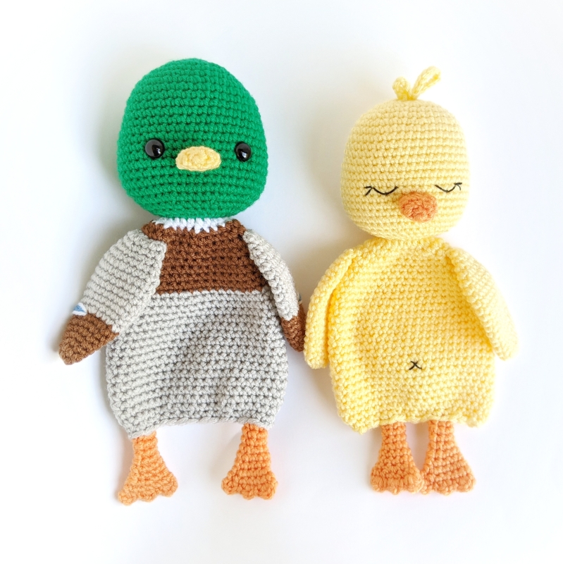 Duckling Loveys amigurumi pattern - Amigurumi.com