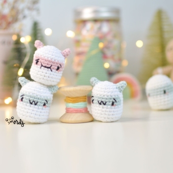 Mini Yeti amigurumi: Crochet pattern