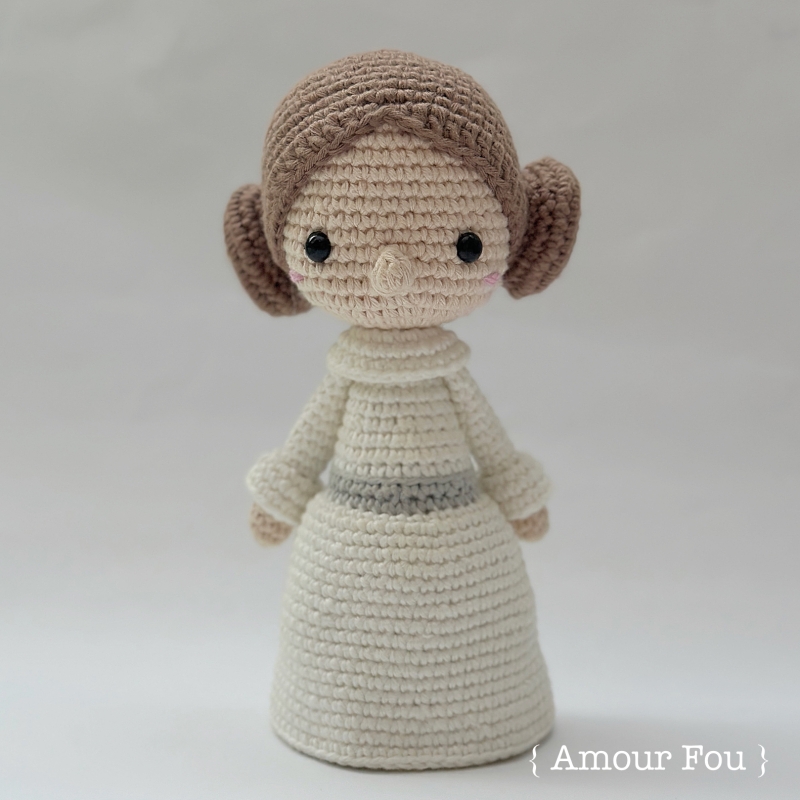 Princess Leia (Star Wars Tribute) amigurumi pattern - Amigurumi.com