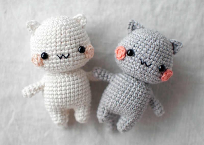 Peach and Goma Cats amigurumi pattern - Amigurumi.com