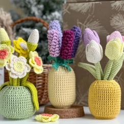 Crochet Spring Flowers in Vase