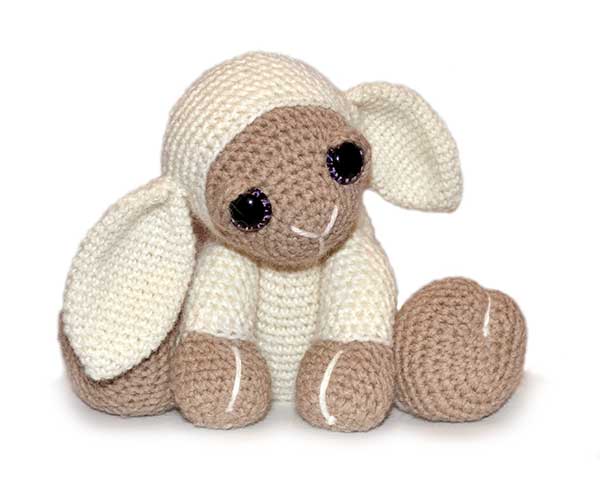 Aneira the lamb amigurumi pattern - Amigurumi.com