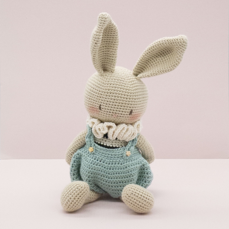 Honey the Bunny amigurumi pattern - Amigurumi.com